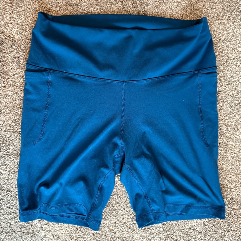 ‼️DONATING SOON Under Armour Compression Shorts L